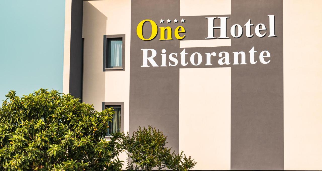 One Hotel & Restaurant Dalmine Eksteriør billede