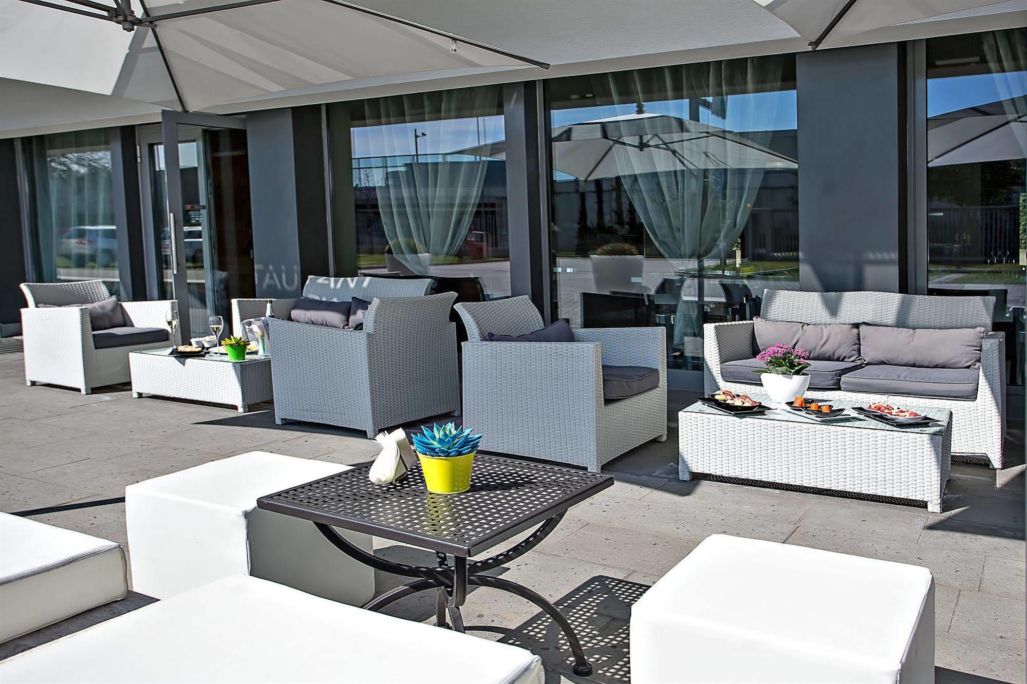 One Hotel & Restaurant Dalmine Eksteriør billede